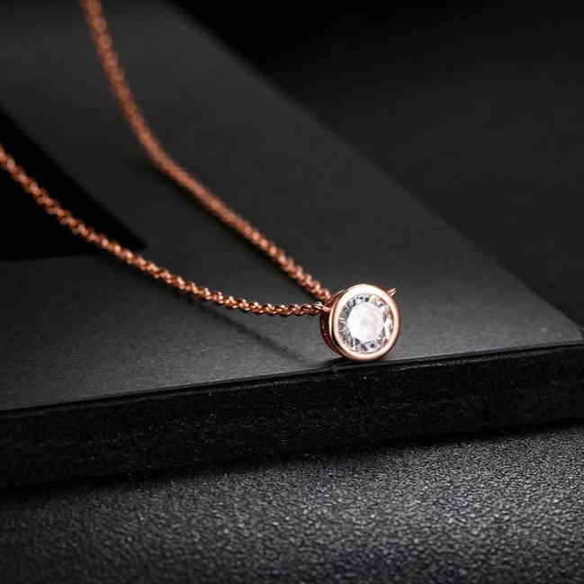 Lucia's 1 Carat Round Gemstone